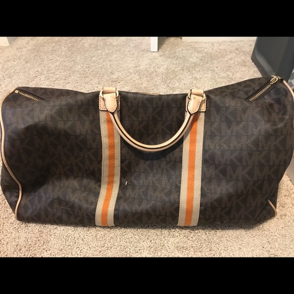 Michael Kors Jet Setter Weekend Duffel - Picture 2 of 2